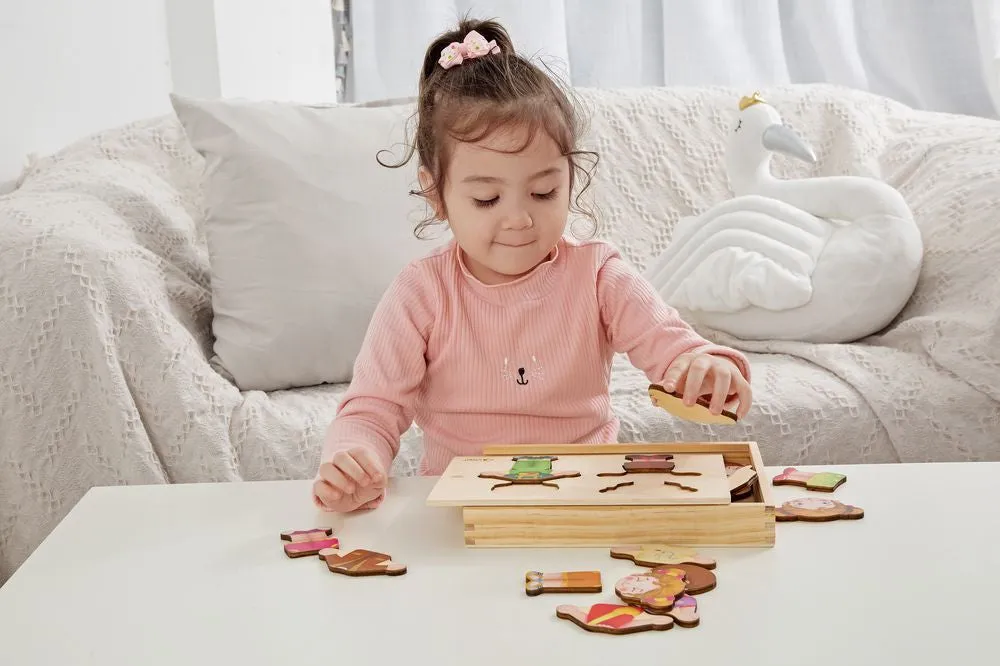 Classic World Dress-Up Puzzle