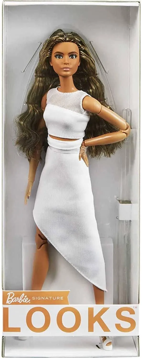 Barbie GTD89 Signature Looks Doll