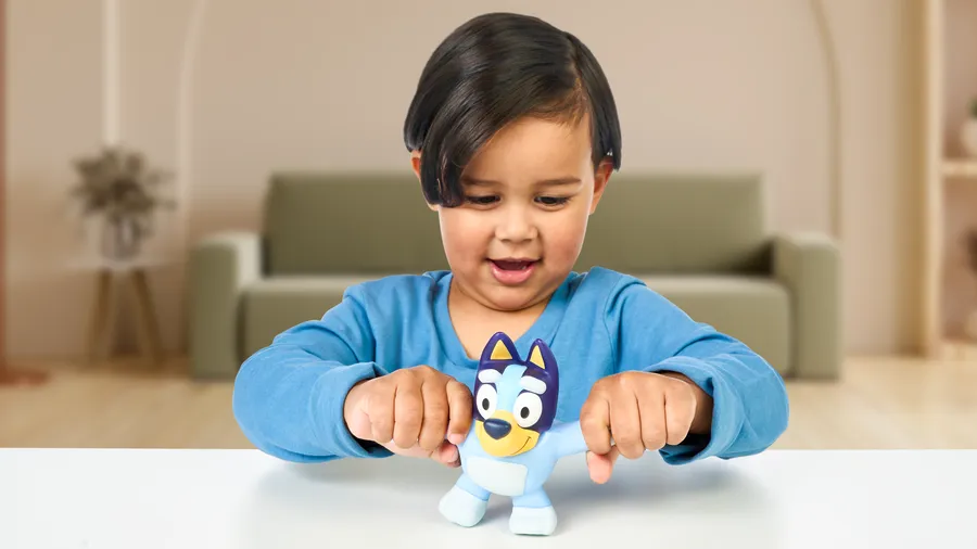 Bluey Series 10 Stretchy Hero - Bluey