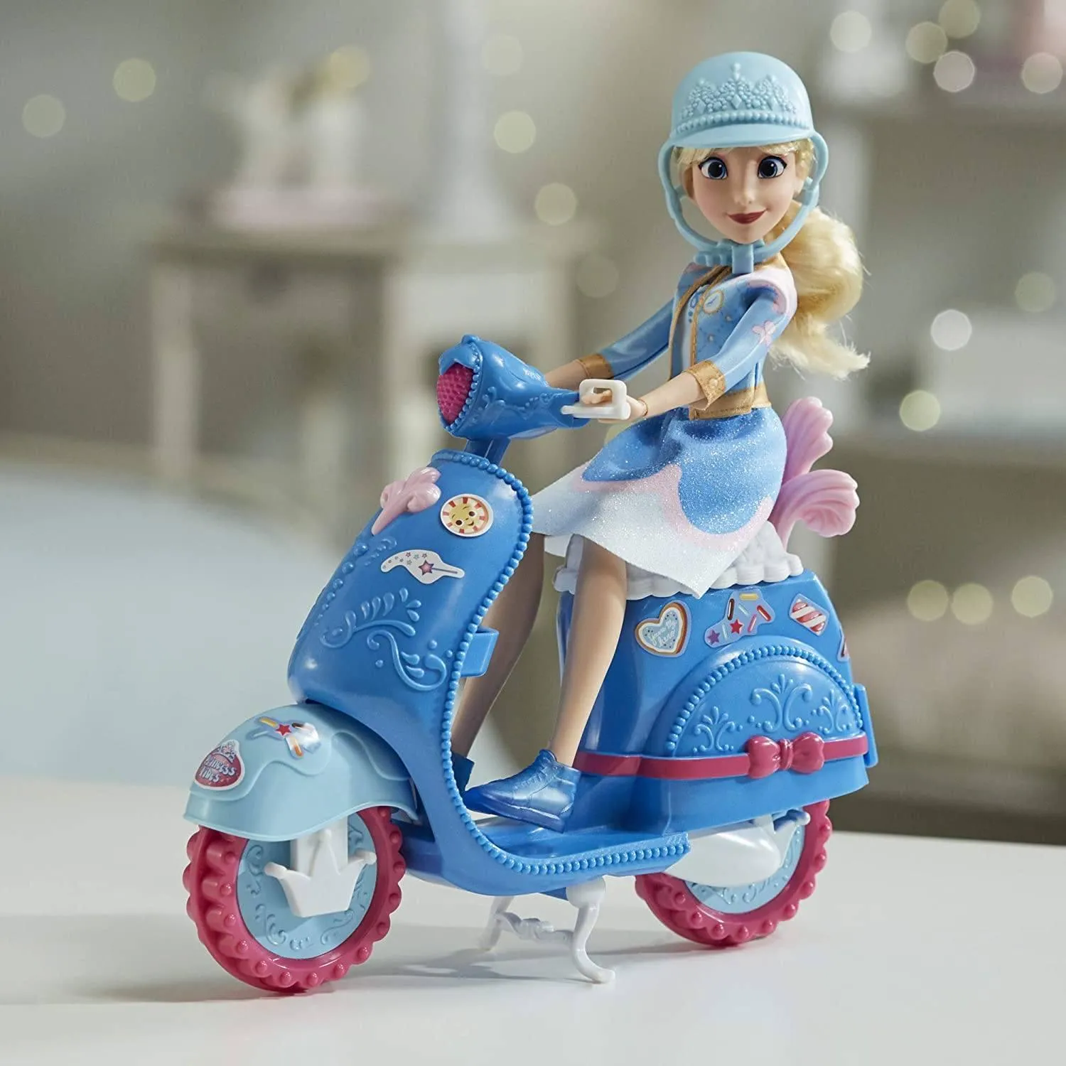 Disney Princess Comfy Squad Cinderella's Sweet Scooter, Fashion Doll