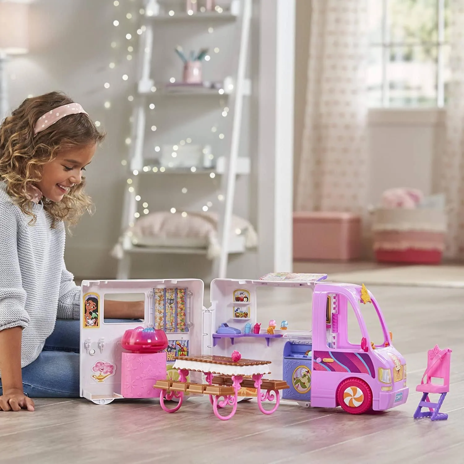 Disney Princess Comfy Squad Sweet Treats Truck, Playset