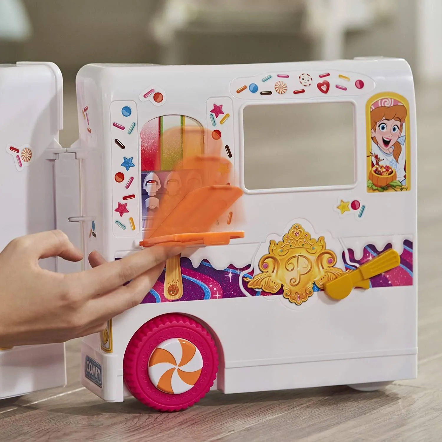 Disney Princess Comfy Squad Sweet Treats Truck, Playset
