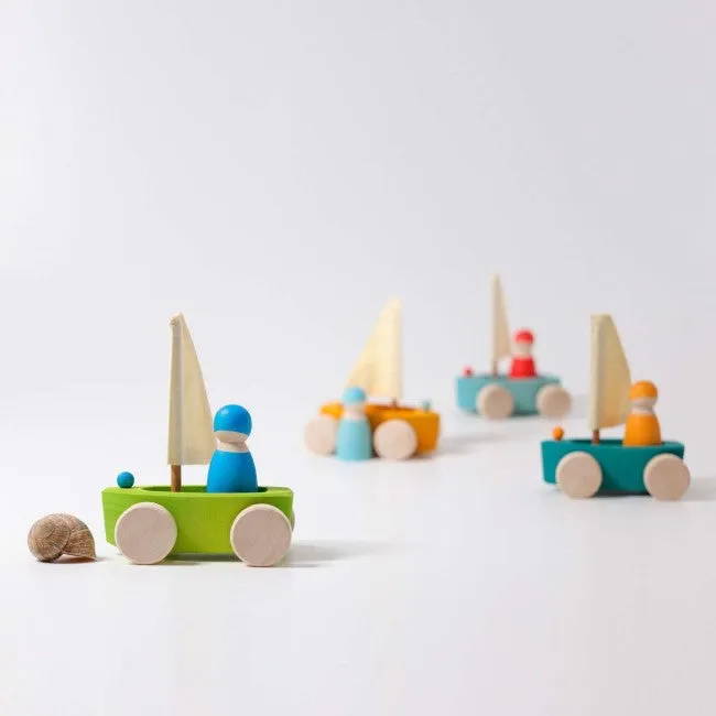 Grimm's | Land Yachts | Set of 4 Small with 4 Sailors