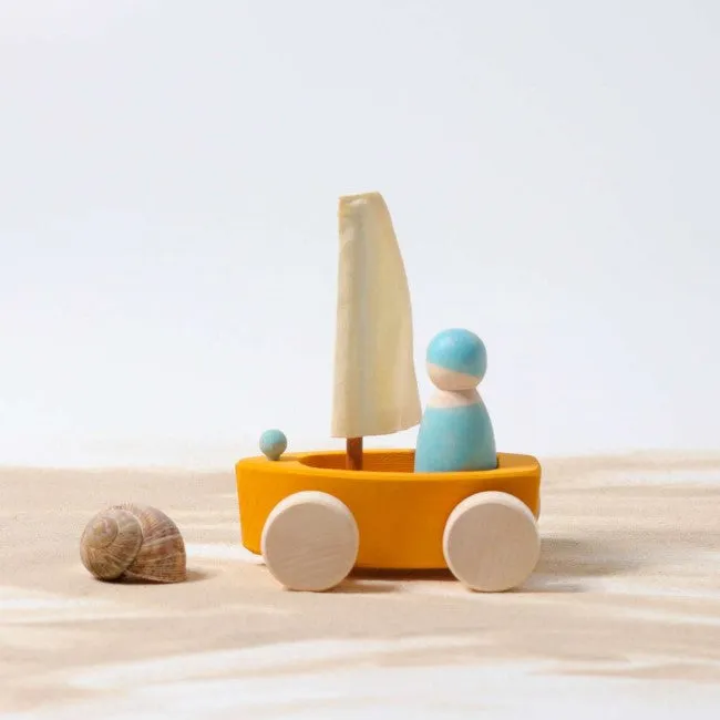 Grimm's | Land Yachts | Set of 4 Small with 4 Sailors