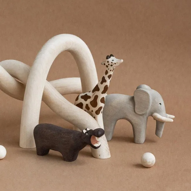 Iz Vetvey | Wooden Hippo