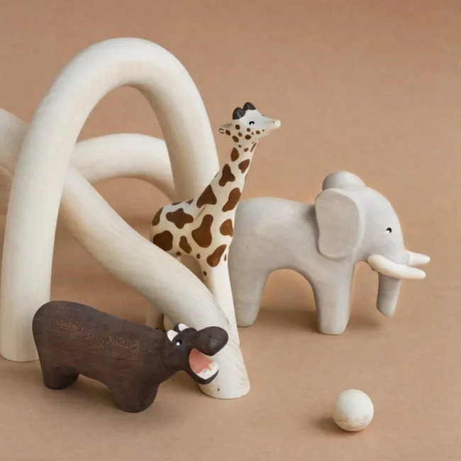Iz Vetvey | Wooden Hippo