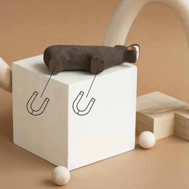 Iz Vetvey | Wooden Hippo