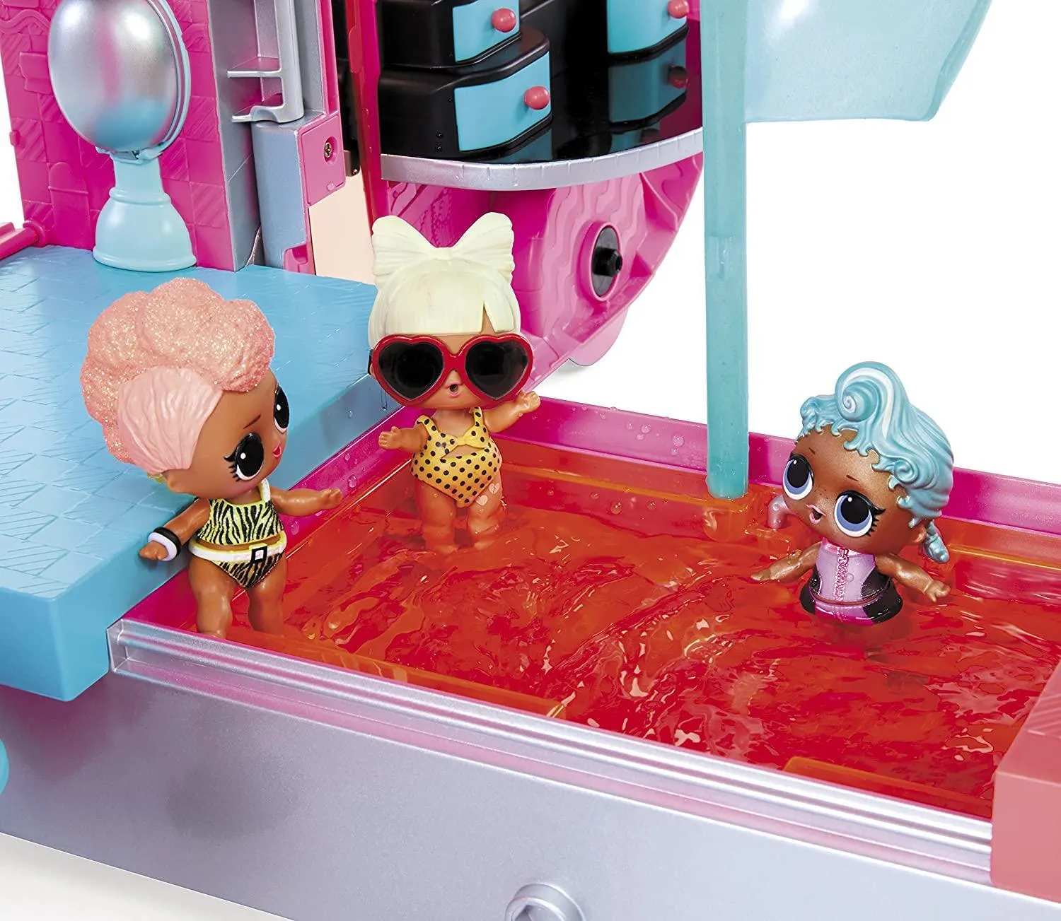 LOL Surprise! OMG Glamper Fashion Camper with 50  Surprises