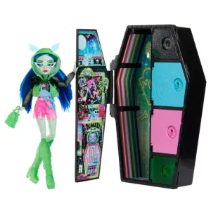 Monster High Skulltimate Secrets Neon Frights Doll - Ghoulia