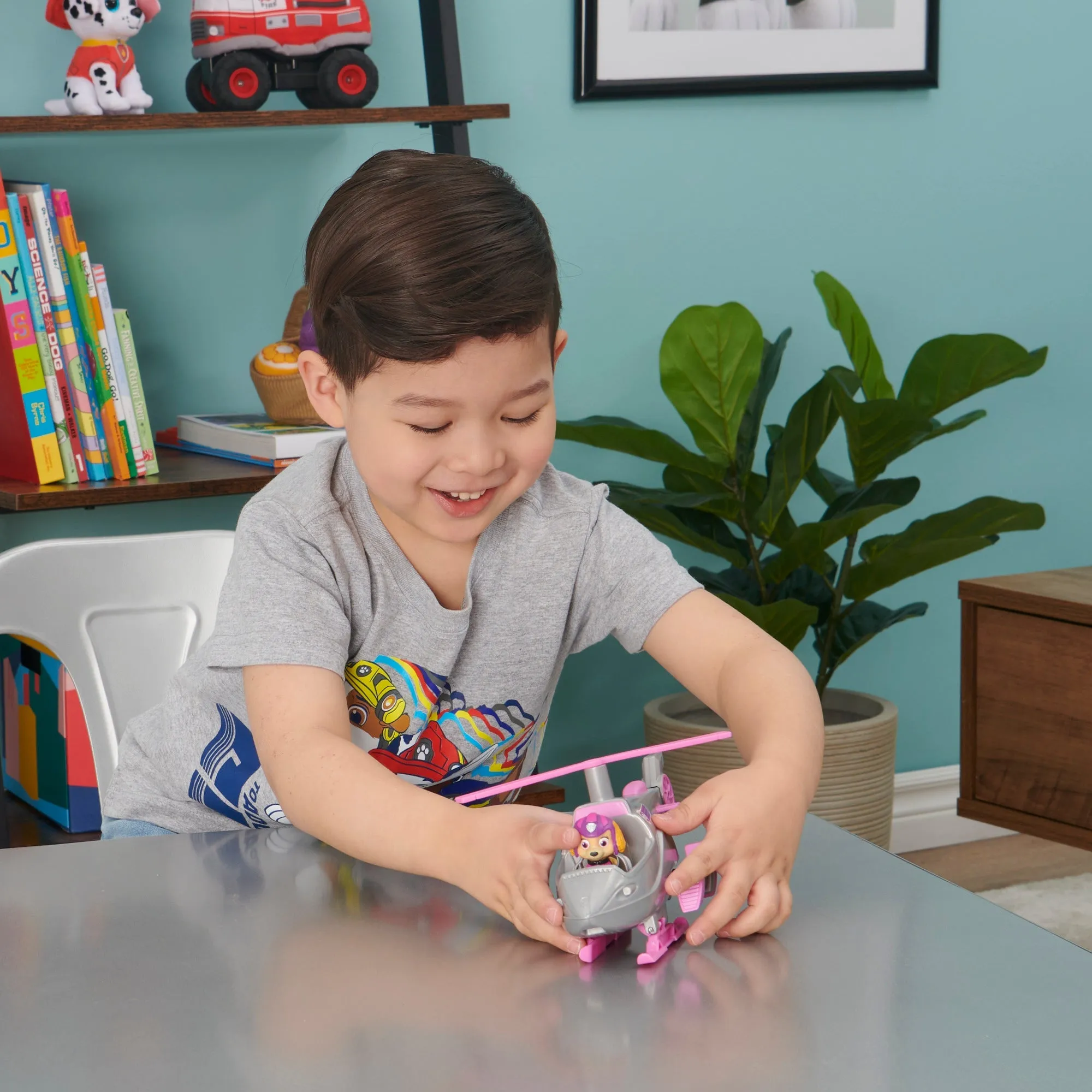 PAW Patrol The Movie Themed Vehicle Skye Deluxe Vehicle