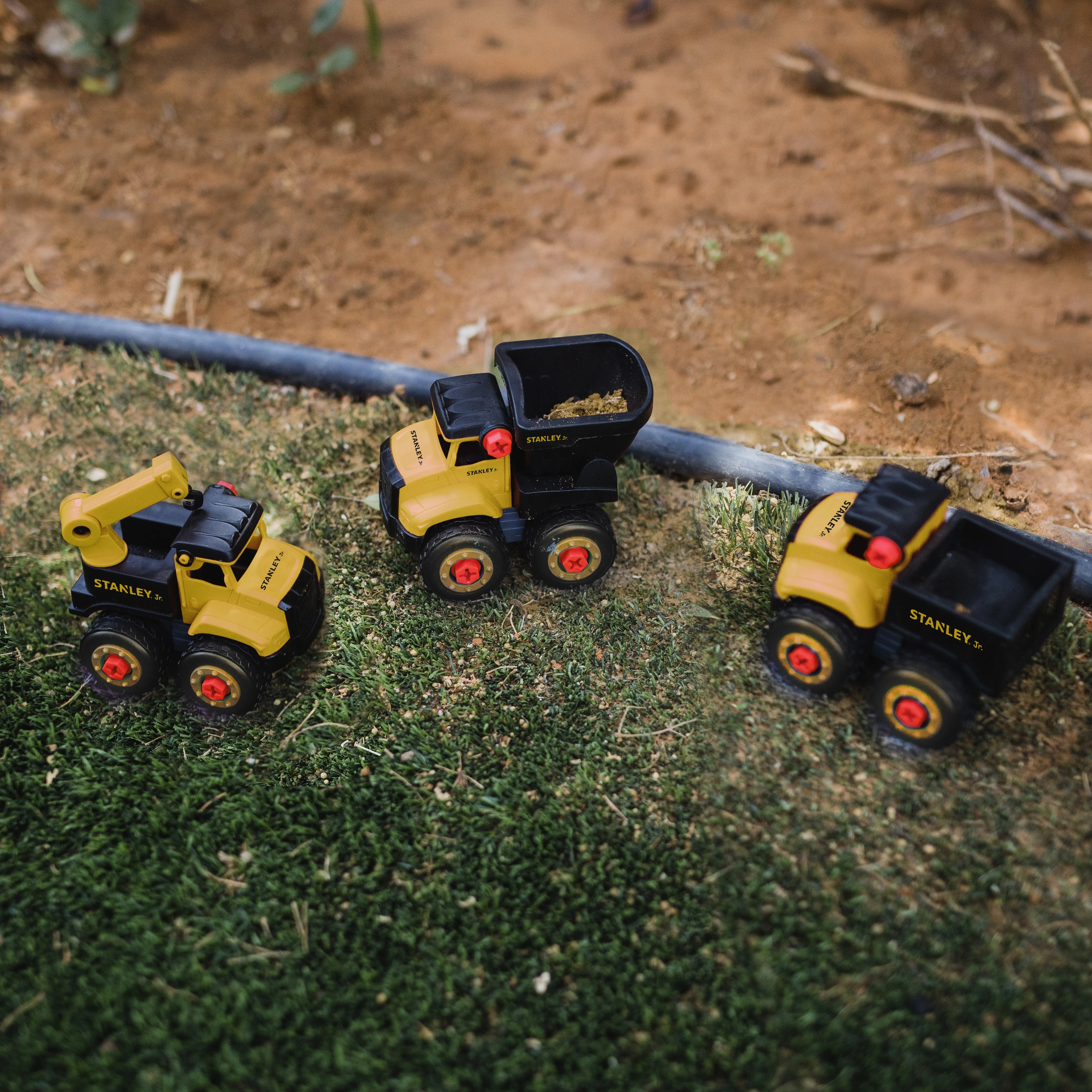 Stanley Jr. Take A Part Dot 4 Pack With Screwdriver