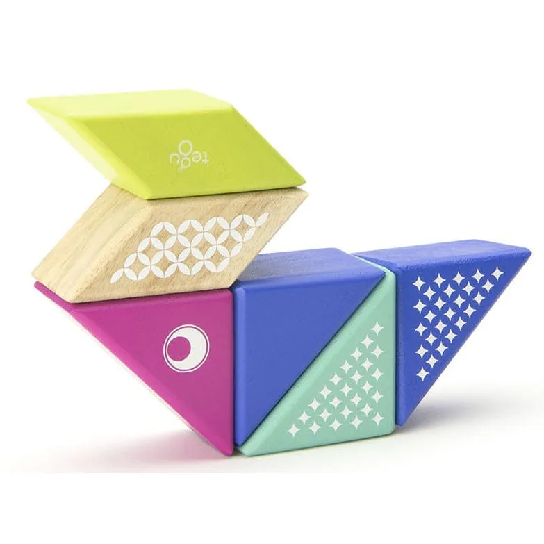 Tegu Travel Pal Hummingbird Magnetic Wooden Blocks