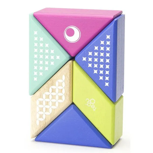 Tegu Travel Pal Hummingbird Magnetic Wooden Blocks